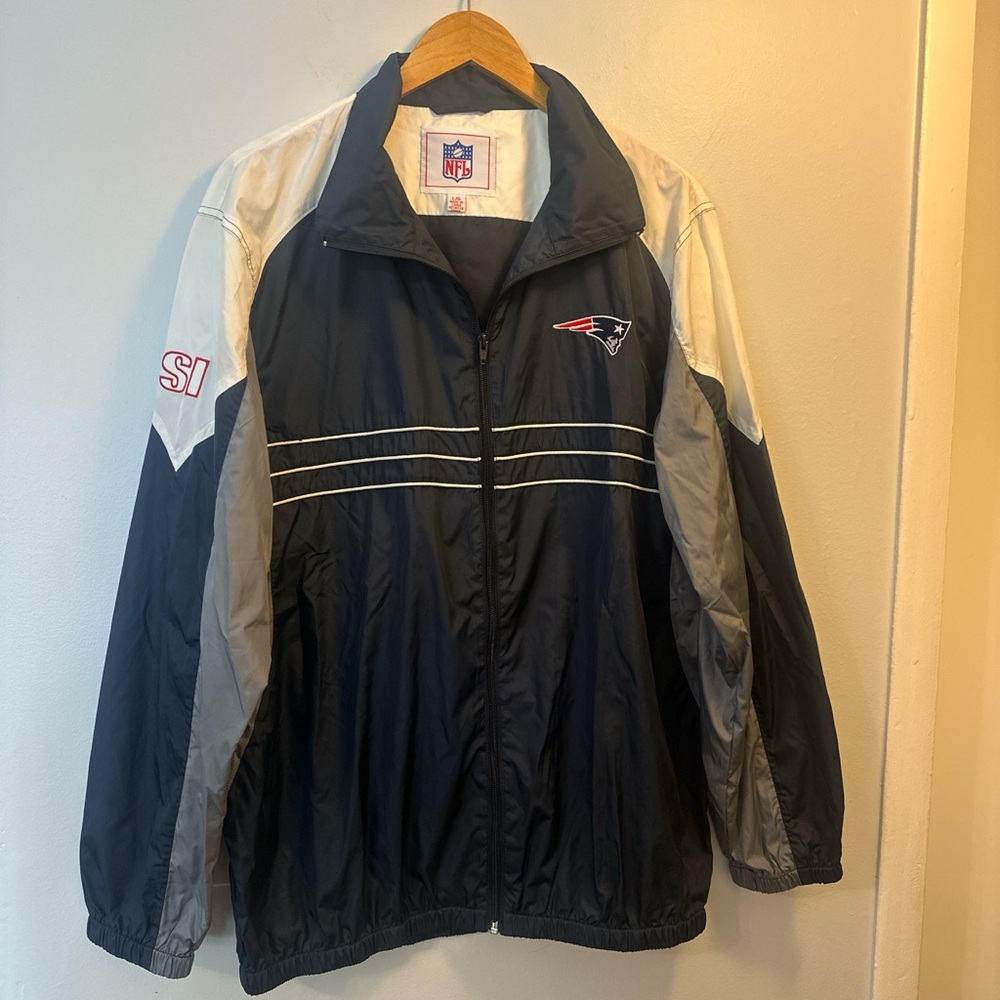 NFL Men's New England Patriots Windbreaker
